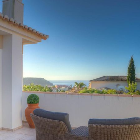 Villa Montanha, Luxury Coastal Villa, With Swimming Pool, Loungers And Alfresco Dining, 10 Min Walk To The Beautiful Praia Da Luz Beach, Shops, Bars And Restaurants! Bagian luar foto