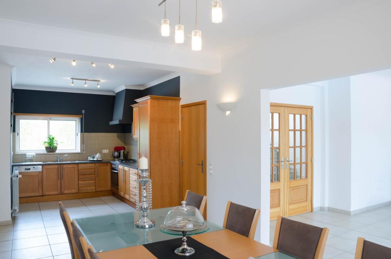 Villa Montanha, Luxury Coastal Villa, With Swimming Pool, Loungers And Alfresco Dining, 10 Min Walk To The Beautiful Praia Da Luz Beach, Shops, Bars And Restaurants! Bagian luar foto