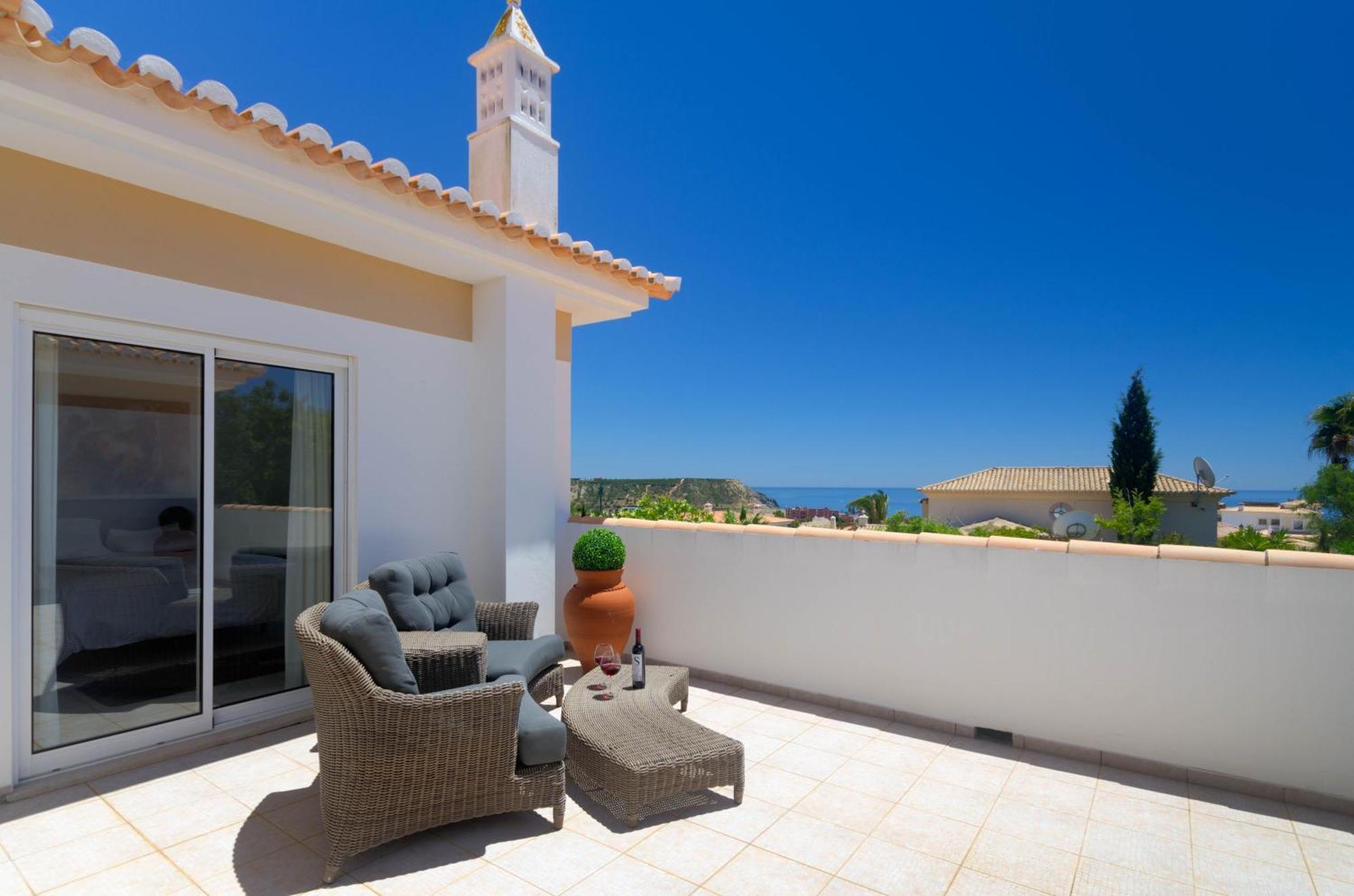 Villa Montanha, Luxury Coastal Villa, With Swimming Pool, Loungers And Alfresco Dining, 10 Min Walk To The Beautiful Praia Da Luz Beach, Shops, Bars And Restaurants! Bagian luar foto